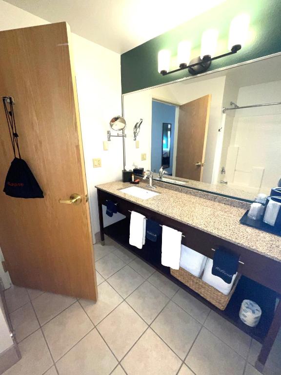 Boothill Inn and Suites photo