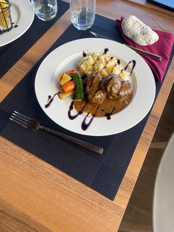 Hrana u hotelu ili u blizini
