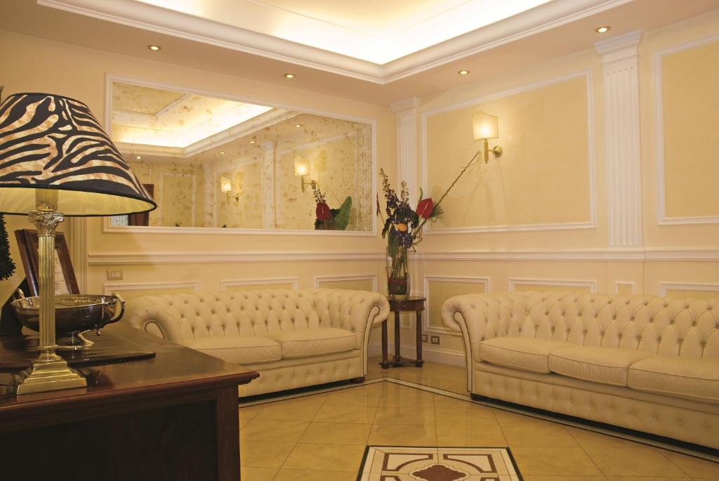 Relais Hotel Antico Palazzo Rospigliosi - Resim 13