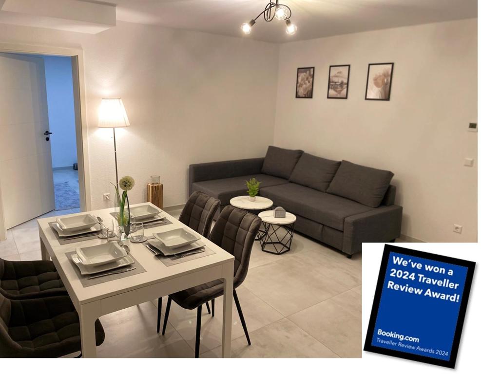 Posezení v ubytování Business Suite 04 mit Netflix Premium & Parkplatz, zentral zu Audi & Schwarz Gruppe with Fußbodenheizung