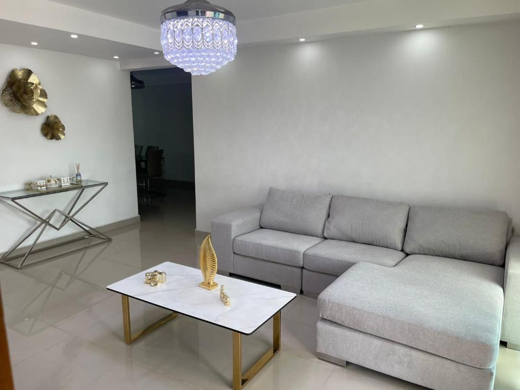 Acogedor Apartamento Moderno Santo Domingo Este, Juan López (precios