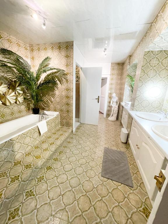 Een badkamer bij Chateau Bourgeoisie ***