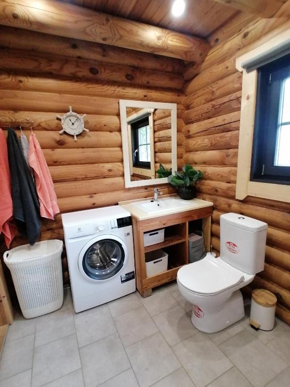Koupelna v ubytování Tirtsu puhkemaja