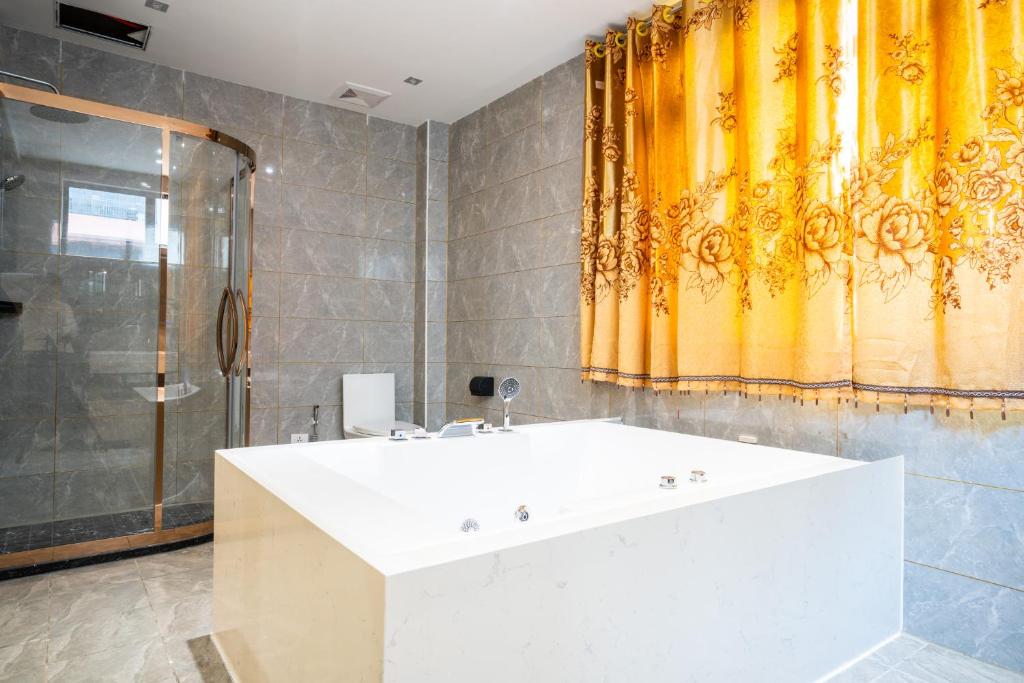 Koupelna v ubytování Home me Hotel