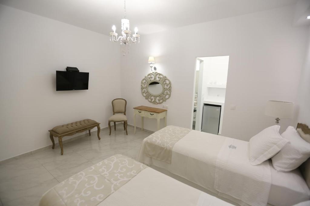 The White Suites - 3