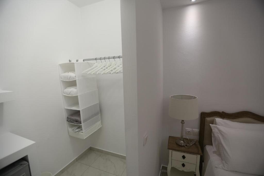 The White Suites - 4