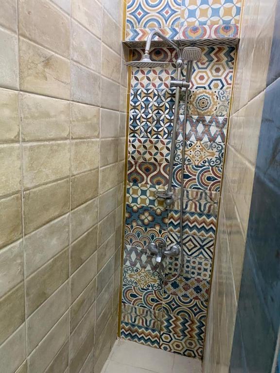Koupelna v ubytování city sister apartments sea view للعائلات فقط
