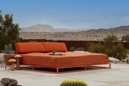 Nuotrauka iš apgyvendinimo įstaigos Joshua Tree Heated Pool & Spa I Vibes- JT Improper mieste Sunfair Heights galerijos