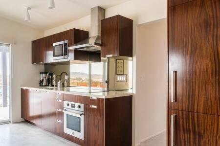Nuotrauka iš apgyvendinimo įstaigos Joshua Tree Heated Pool & Spa I Vibes- JT Improper mieste Sunfair Heights galerijos