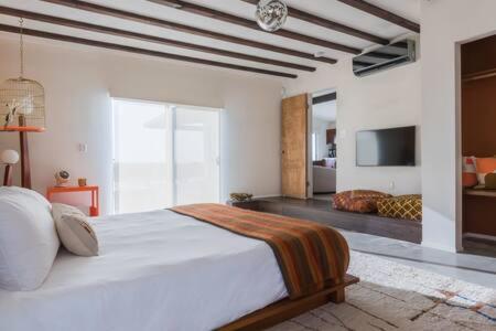 Nuotrauka iš apgyvendinimo įstaigos Joshua Tree Heated Pool & Spa I Vibes- JT Improper mieste Sunfair Heights galerijos
