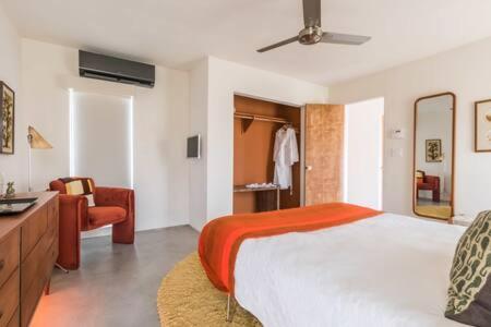Nuotrauka iš apgyvendinimo įstaigos Joshua Tree Heated Pool & Spa I Vibes- JT Improper mieste Sunfair Heights galerijos