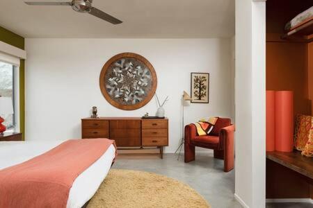 Nuotrauka iš apgyvendinimo įstaigos Joshua Tree Heated Pool & Spa I Vibes- JT Improper mieste Sunfair Heights galerijos
