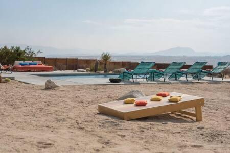 Nuotrauka iš apgyvendinimo įstaigos Joshua Tree Heated Pool & Spa I Vibes- JT Improper mieste Sunfair Heights galerijos