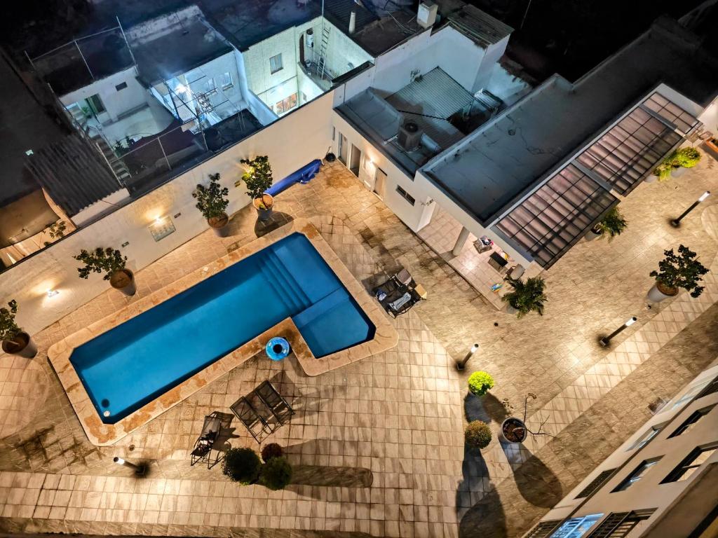 Bazén v ubytování "Paco's Depa" friendly & family apartment nebo v jeho okolí