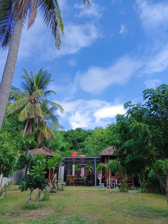 Yellow Coco Gili Gede - 2