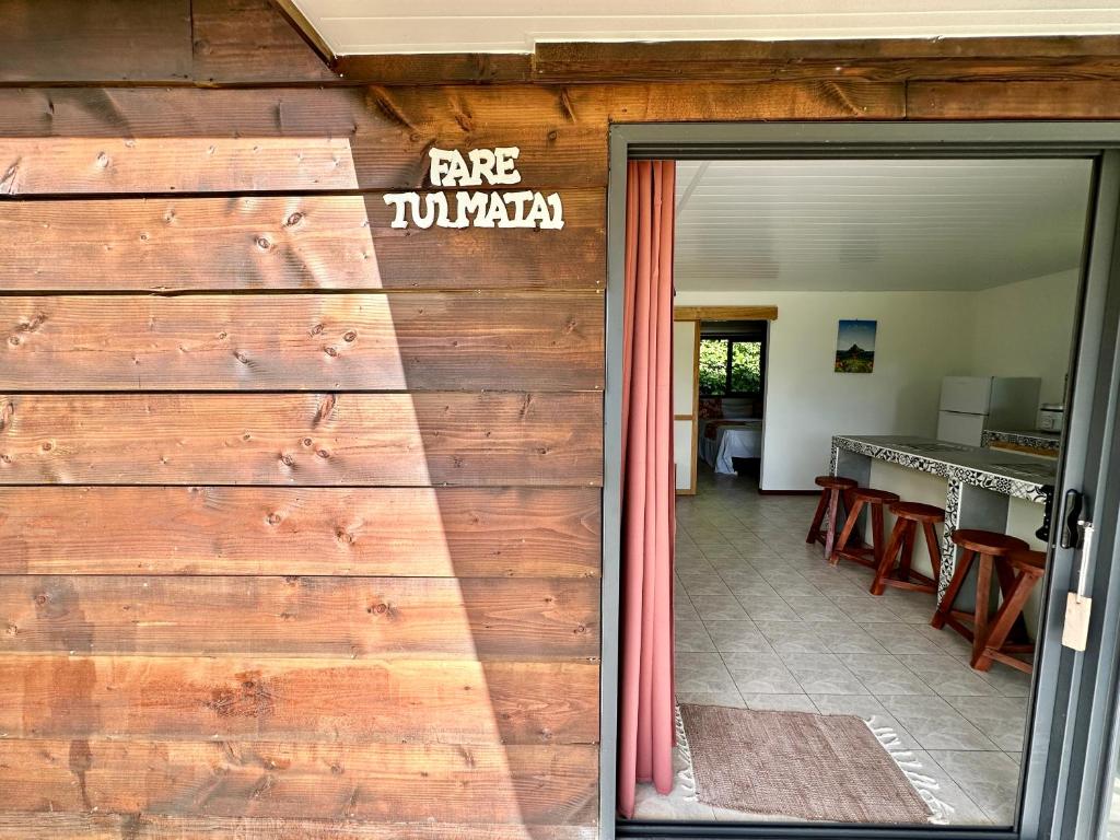 Fotografie z fotogalerie ubytování Maison TuiMatai, plage blanc privé vue sur Tahiti v destinaci Maatea