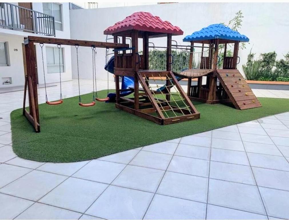 Herní místnost nebo prostor pro děti v ubytování "Paco's Depa" friendly & family apartment