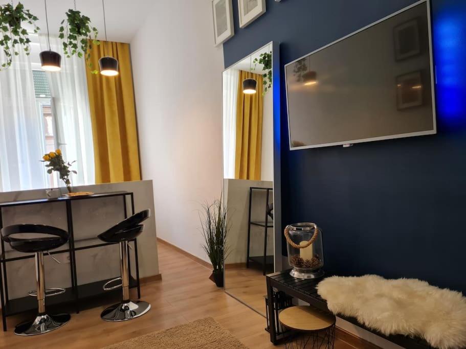 Artistic Retreat: Luxe Studio with White Elegance, Zagreb (updated ...