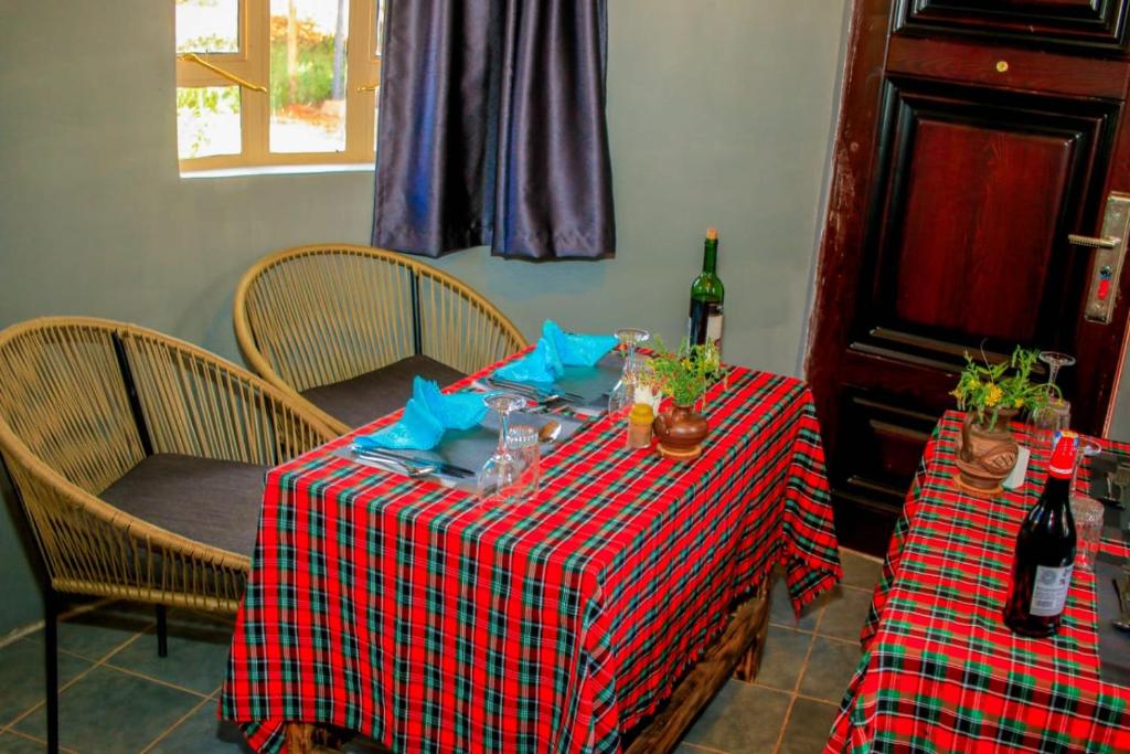 Nápoje v ubytování Amanya 3-Bedroom Hut Amboseli