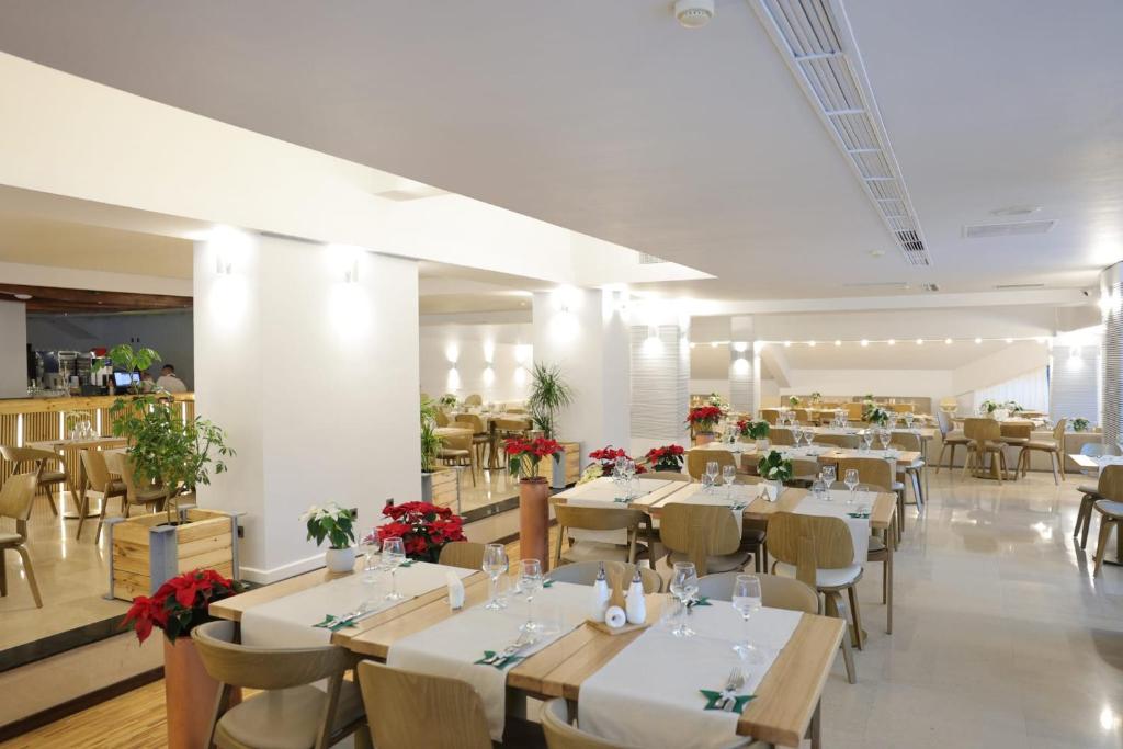 Restaurace v ubytování Hotel Orizont