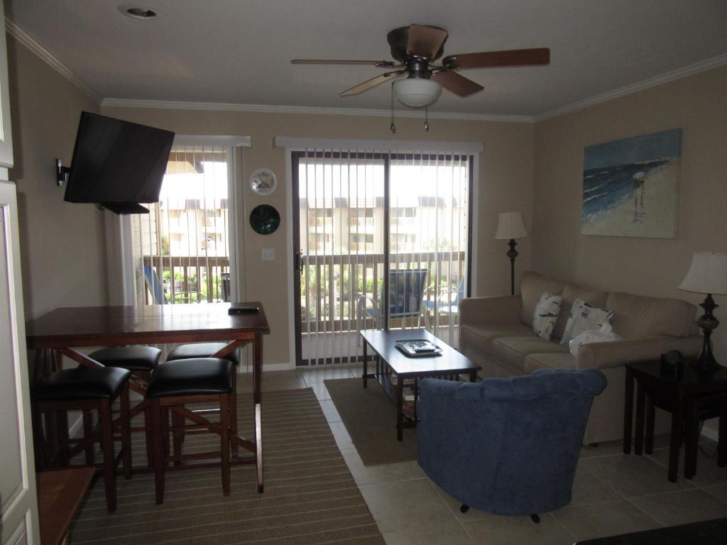 Hilton Head Island Beach and Tennis Resort - 