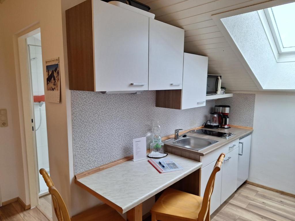Kuchyňa alebo kuchynka v ubytovaní Gästehaus Schachnerhöhe