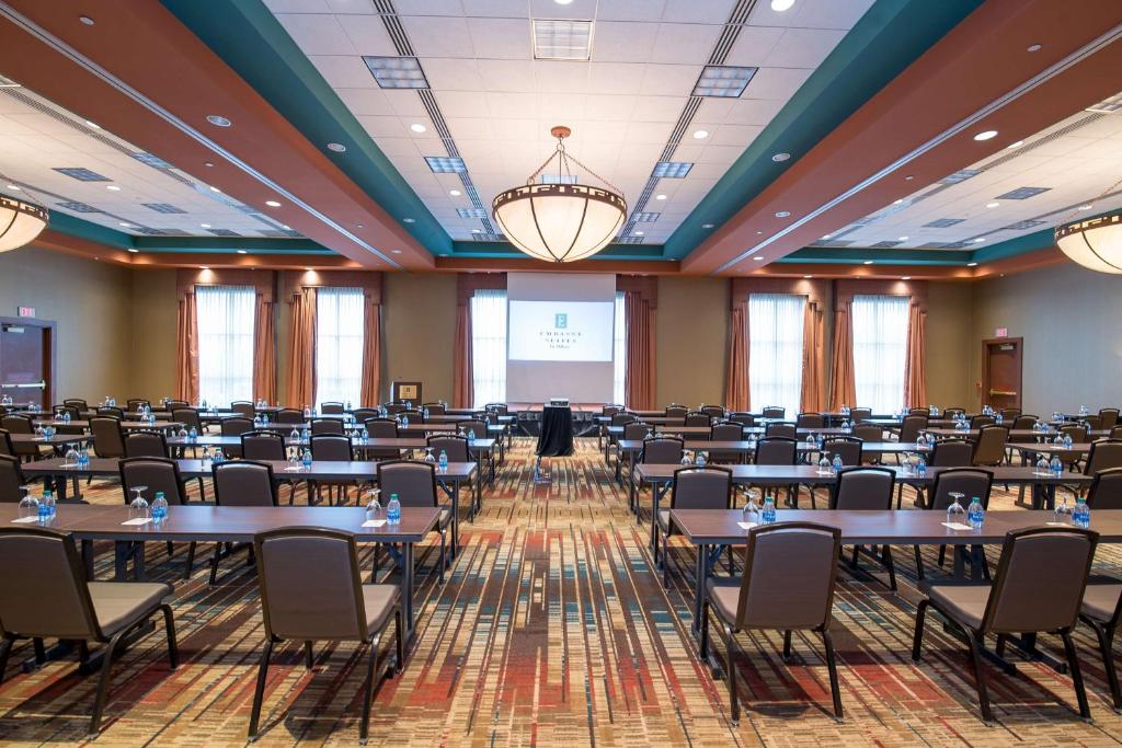 Embassy Suites by Hilton Albuquerque photo