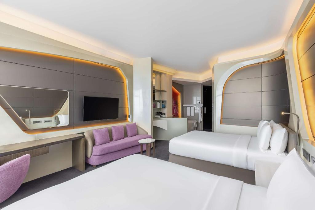 V Hotel Dubai, Curio Collection by Hilton - Resim 32