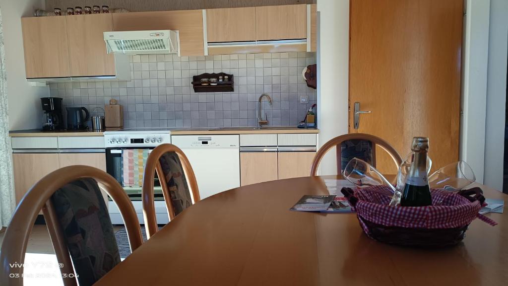 Kuchyňa alebo kuchynka v ubytovaní LTR-Apartment
