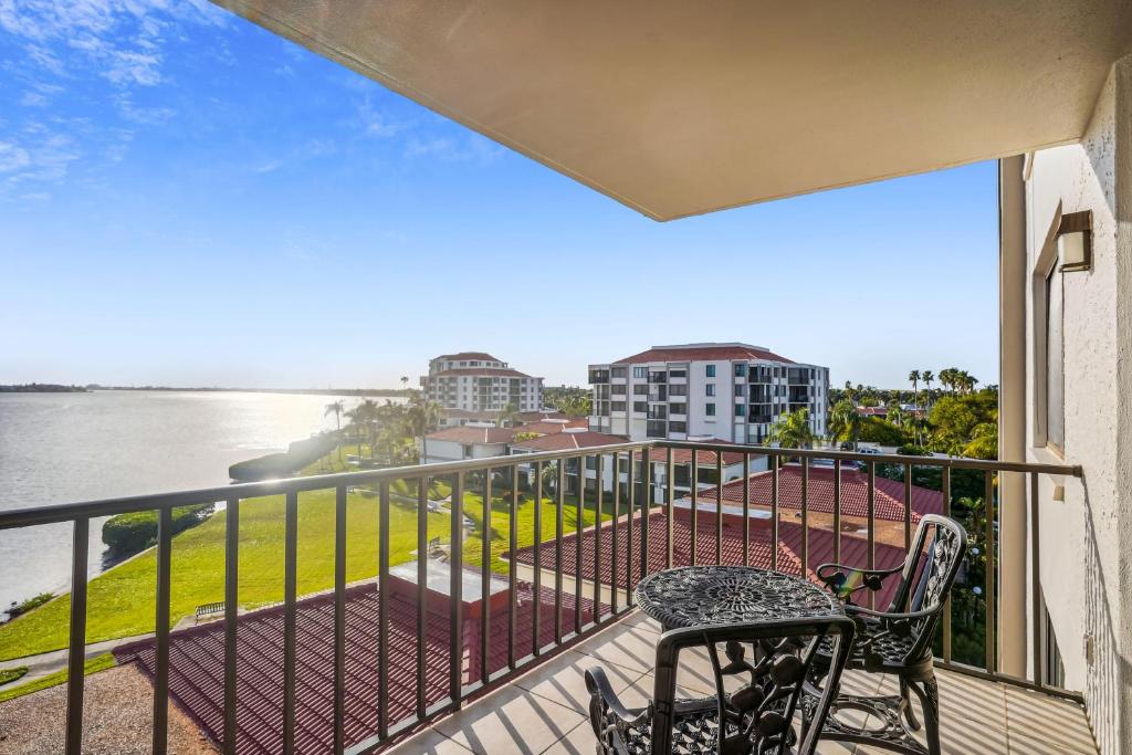 Bahia Del Mar 501- Cozy and Coastal, Enjoy Isla Del Sol - 