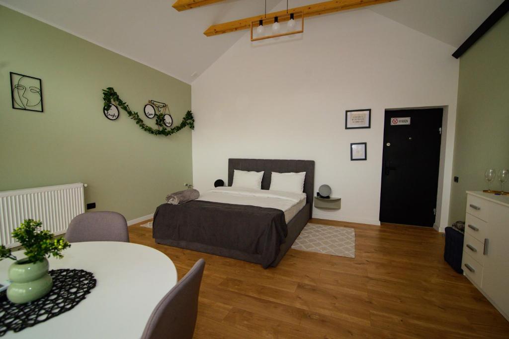 Forest Boutique - Deluxe Room (2 Adults + 1 Child)