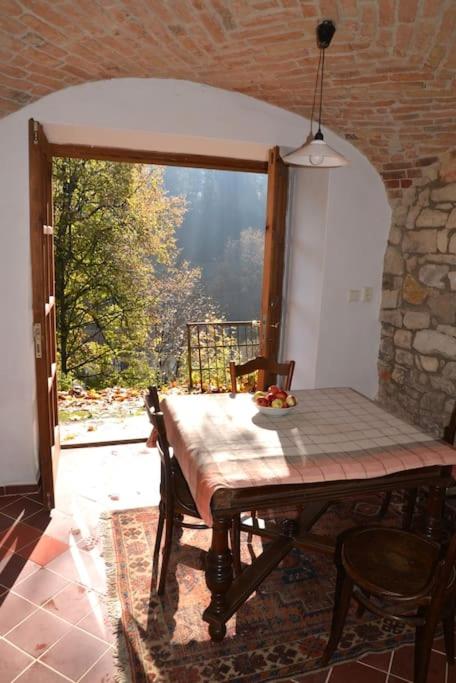 Balkón nebo terasa v ubytování Vejminek Hynčina