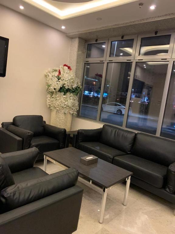 Posezení v ubytování عماره هوليداي المروة- Holiday Al Marwa Building