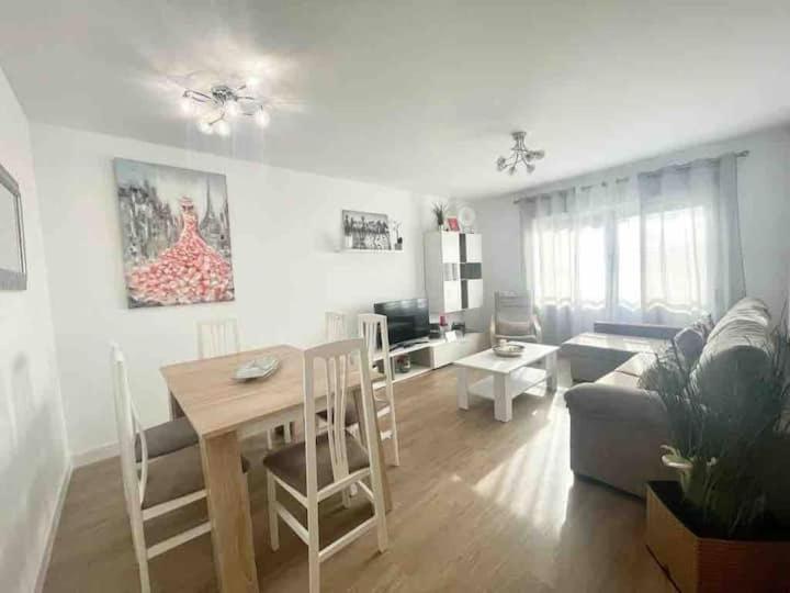 Zdjęcie z galerii obiektu Apartamento Isabella a 50 metros de la Playa w mieście El Campello