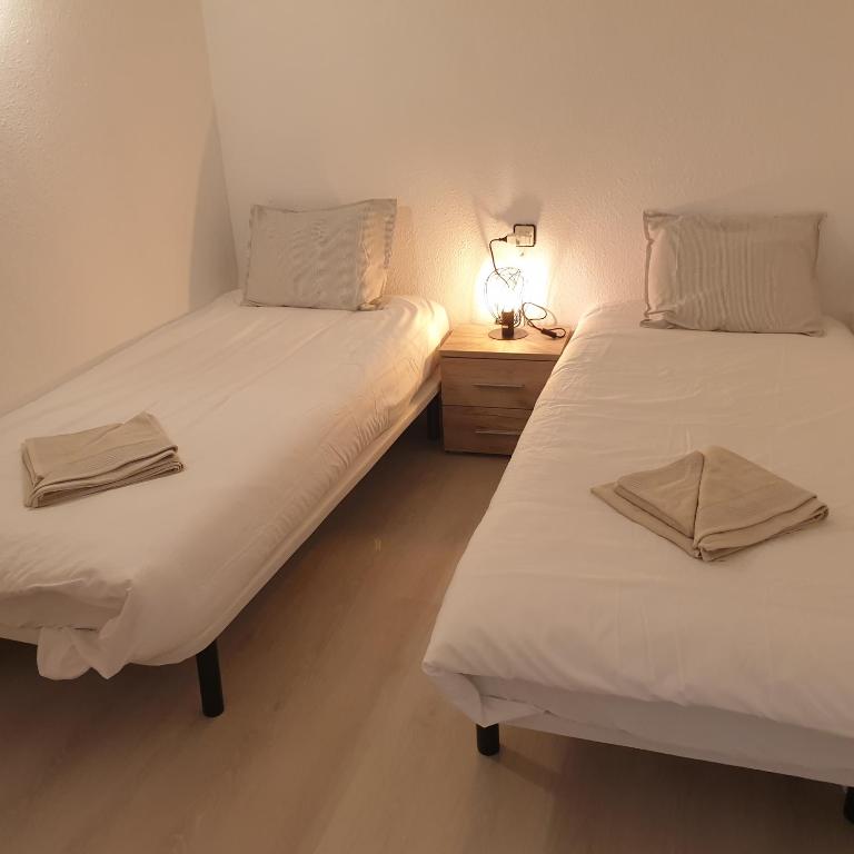 Postel nebo postele na pokoji v ubytování Sea View Apartment Beach Front Punta Prima