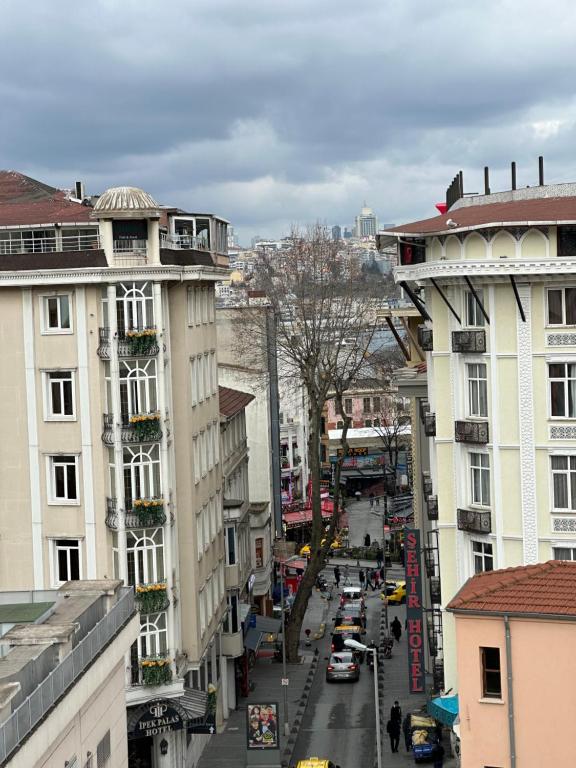 Nespecifikovaný výhled na destinaci Istanbul nebo výhled na město při pohledu z hotelu