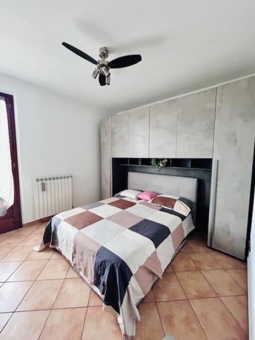 Postel nebo postele na pokoji v ubytování Casa Lucia a Carugo