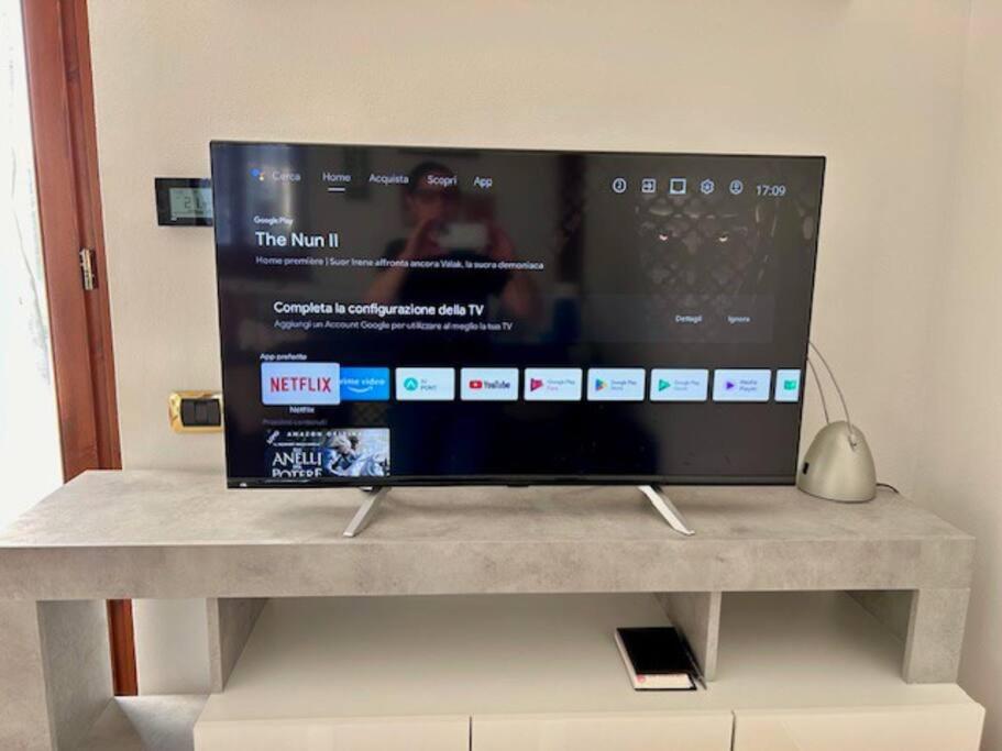 TV a/nebo společenská místnost v ubytování Casa Lucia a Carugo