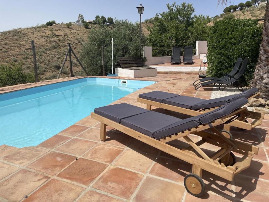 Πισίνα στο ή κοντά στο Holiday Home in Almogía with Mountain Views