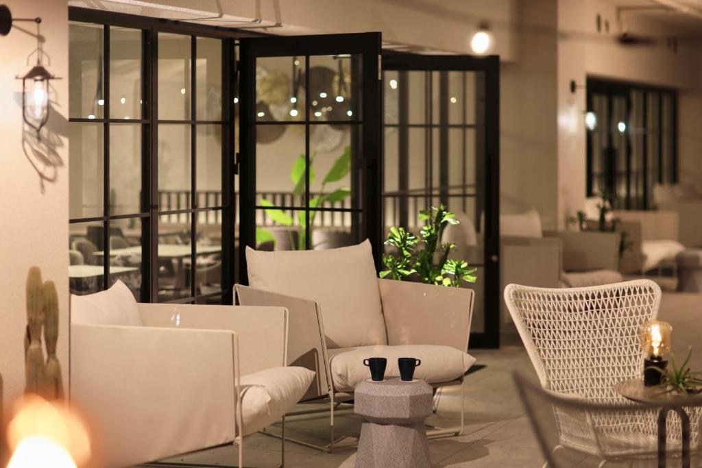 Posezení v ubytování Dotombori Crystal Hotel 3
