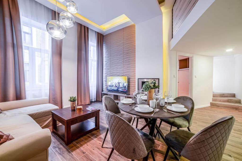 4 seasons of love - Luxury 3-bedroom city home 1061 Budapest, 9 Hegedű utca kép - 1