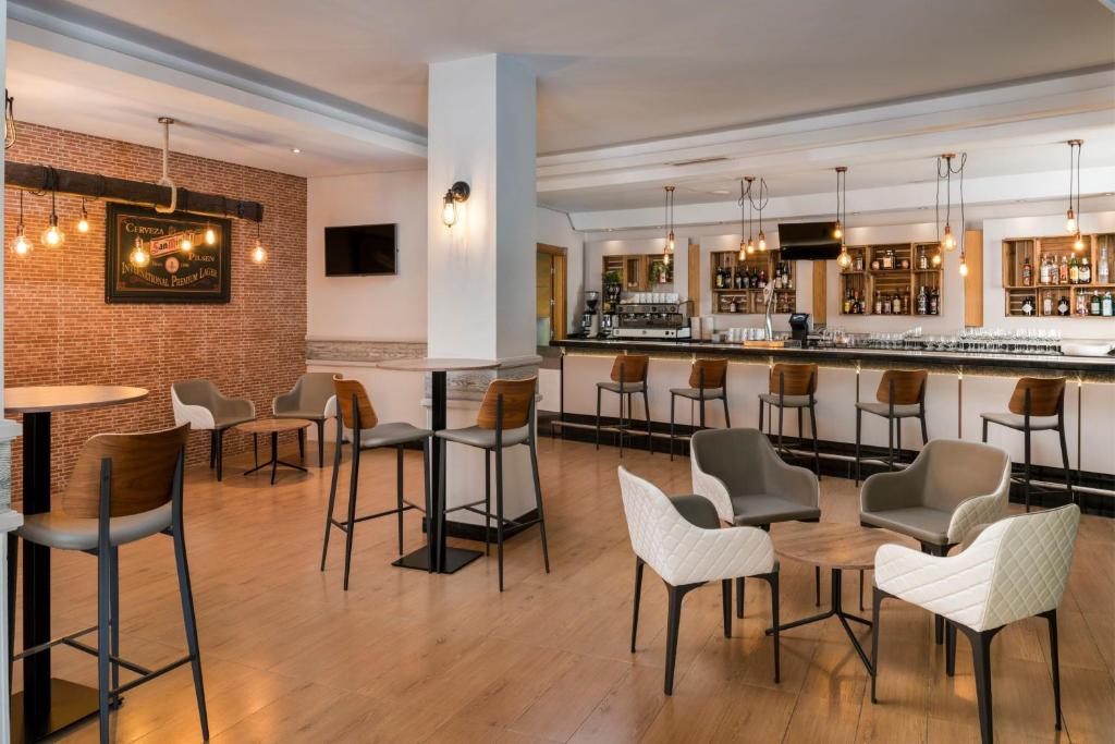 Lounge nebo bar v ubytování Marriott's Playa Andaluza