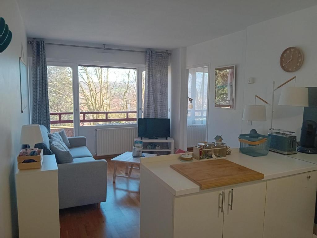 O zonă de relaxare la Appartement Hendaye, 2 pièces, 4 personnes - FR-1-239-1019