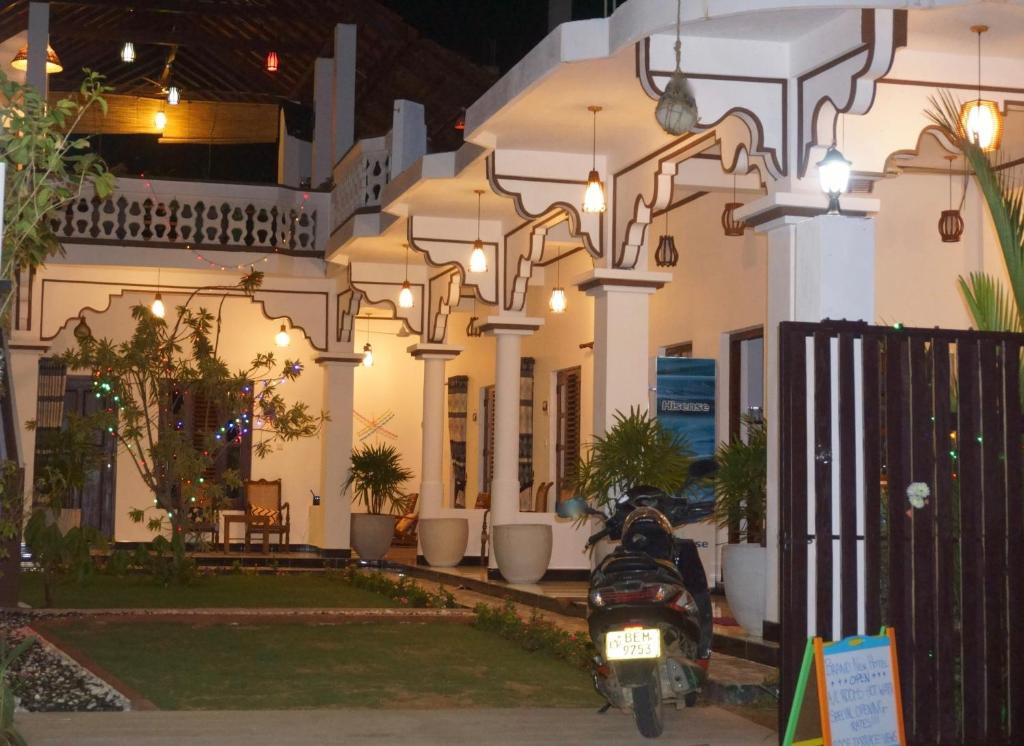 Sunset View Beach Hotel - 12