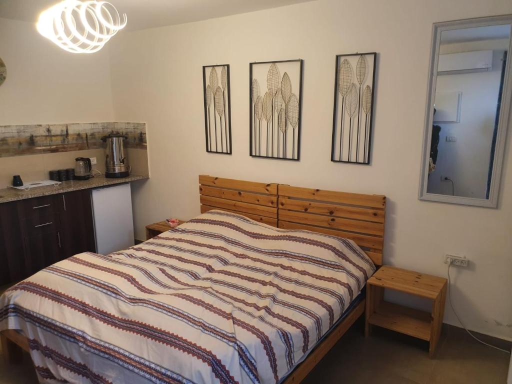 Postel nebo postele na pokoji v ubytování Suite in the village