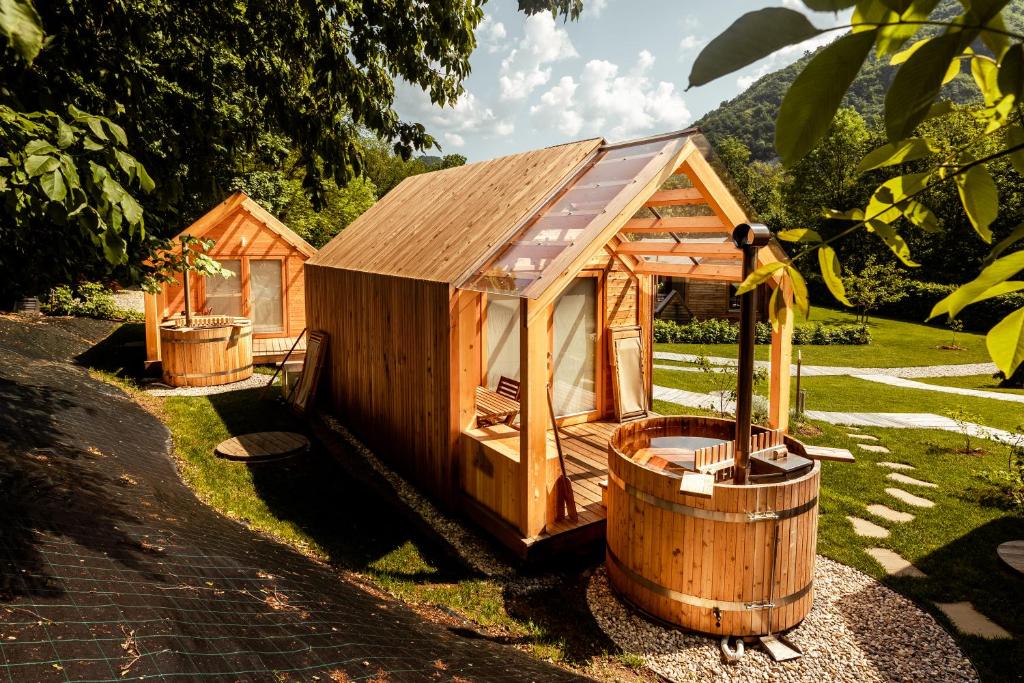 Aed väljaspool majutusasutust Glamping Mountain Fairy Tale