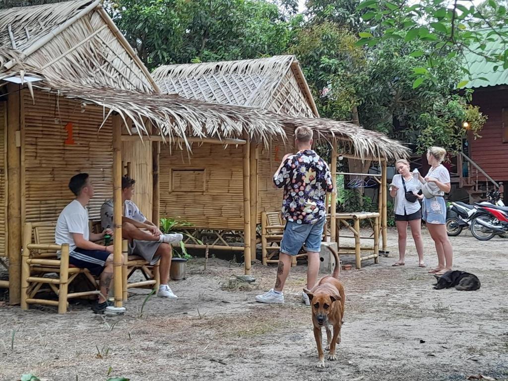 Hosté ubytování Bamboo Bungalow Baan Tai Phangan