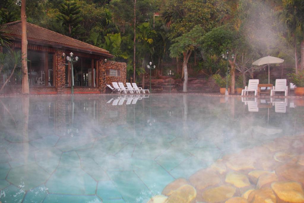 Bazén v ubytování Phu Pha Nam Resort nebo v jeho okolí