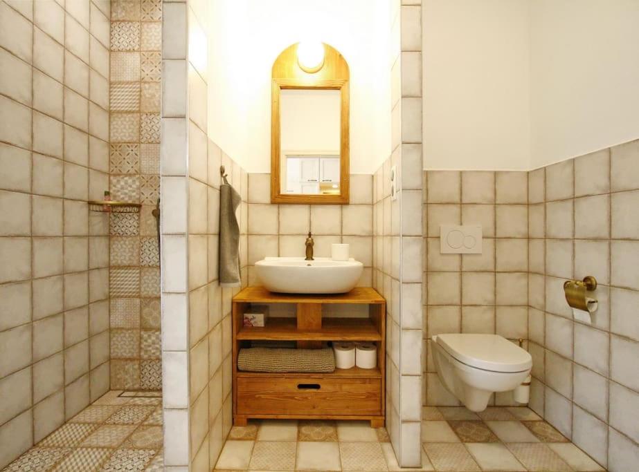 Koupelna v ubytování Zlatý apartmán v soukromí Malá Skála Český Ráj