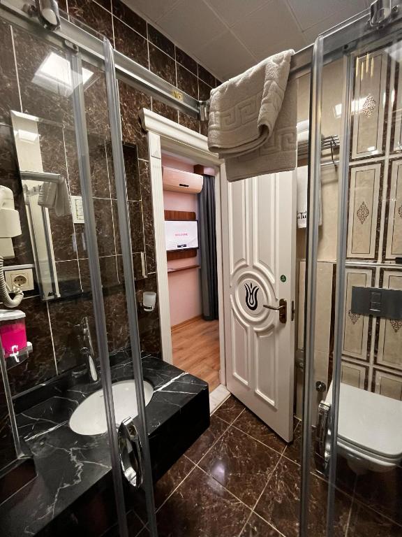 Hotel Black Tulip - 15